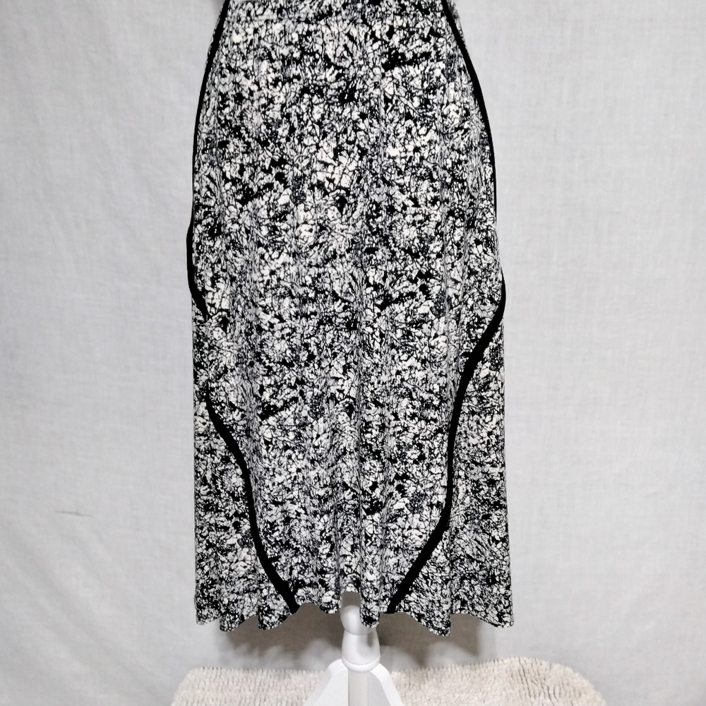 Max Studio Black and White Asymmetrical Hem Skirt